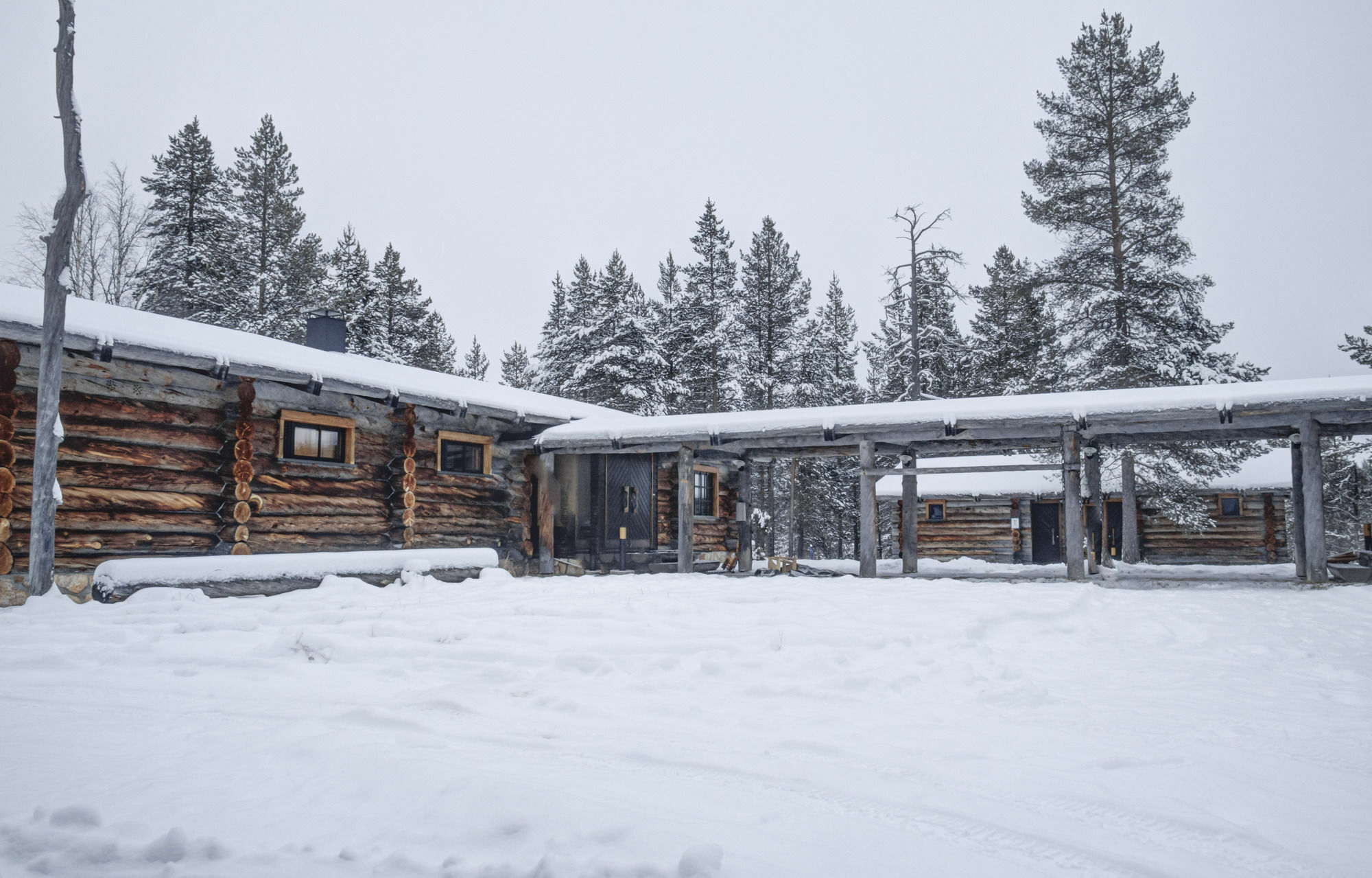 Kuukkeli Log Houses Porakka Inn Saariselka Exterior photo